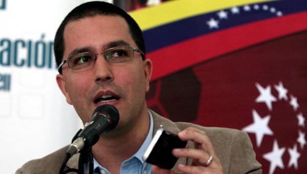 NTN24ve's tweet image. En medio de escasez, Vicepresidente de Vzla recibe premio de la FAO por "logros alimentarios"
bit.ly/1QfRlWX