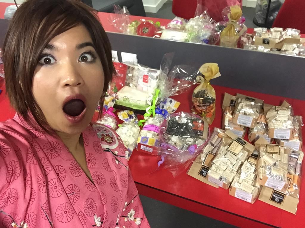 Kayane's tweet photo. Autant de nougats!!!!!!! Merci à tous pour votre accueil incroyable à Manga Mania, je reviendrai à Montelimar !! http://t.co/yhaDJWL36K