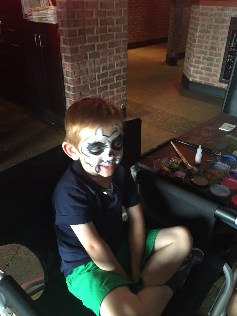 JustinMaxson's tweet photo. @brewhouse little face painting on 96th st. Kids eat free on Sunday's and Tuesday's. Awesome deal http://t.co/XhttM1qczj