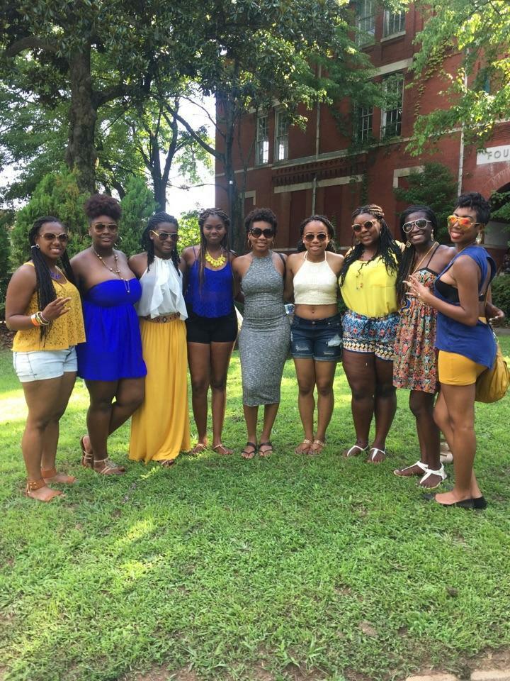 XiMu_Poodles's tweet image. Your favorite X-hilarating Poodles at #AGP2015 ! 💙💛 #XiMuBred #PrettyPoodles #SGRho