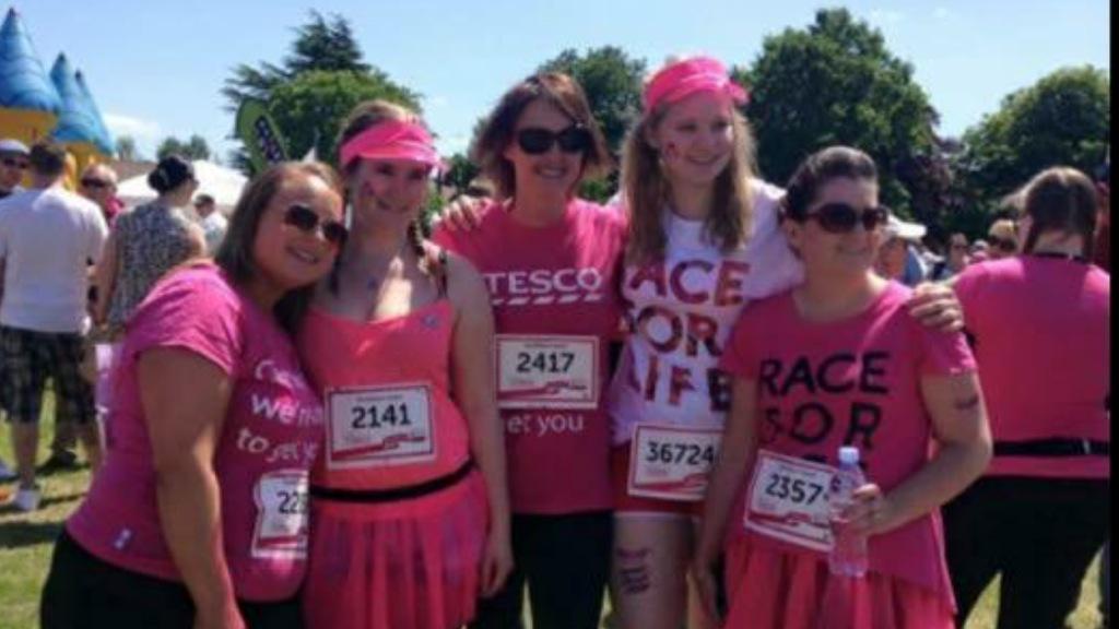 Rushden6317's tweet image. Girls from Rushden Express running the race for life !! Well done Rushden Team #teamtesco #RaceforLife