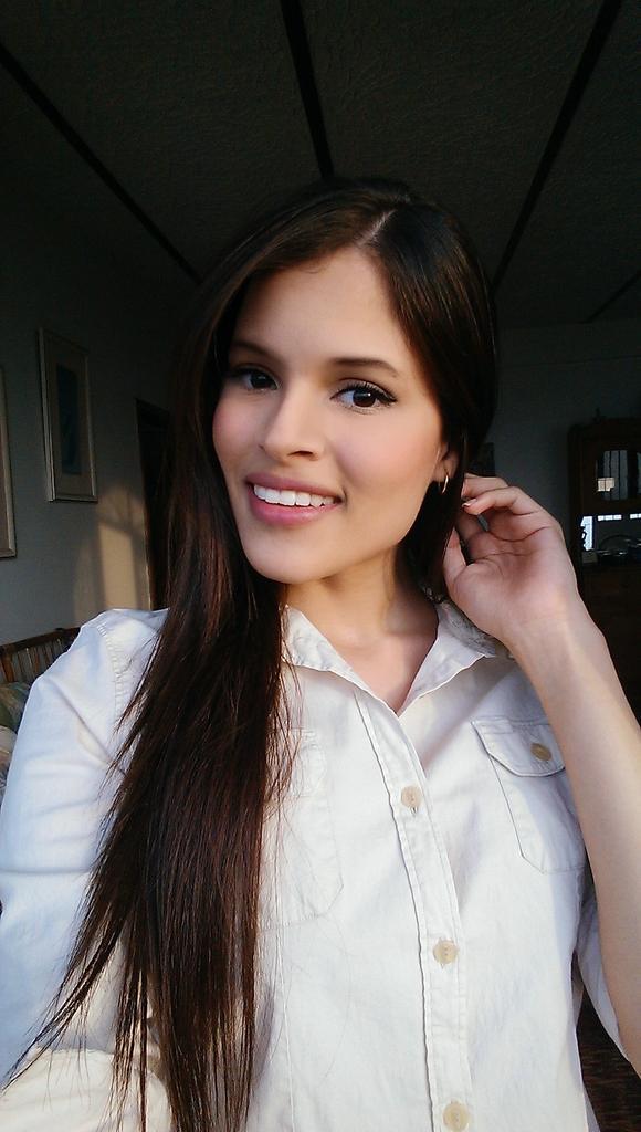 AdriBogarin's tweet photo. #FlacaFeliz 😼😽 http://t.co/PmvUqBXCVr