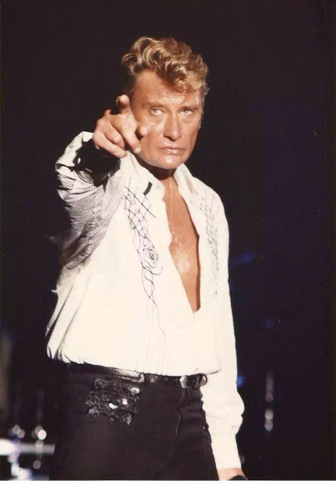 jlburger58's tweet photo. #teamhallyday bonsoir et bonne soirée à vos familles bisous à tous 💋❤❤❤❤❤ http://t.co/EAyXUn24pD
