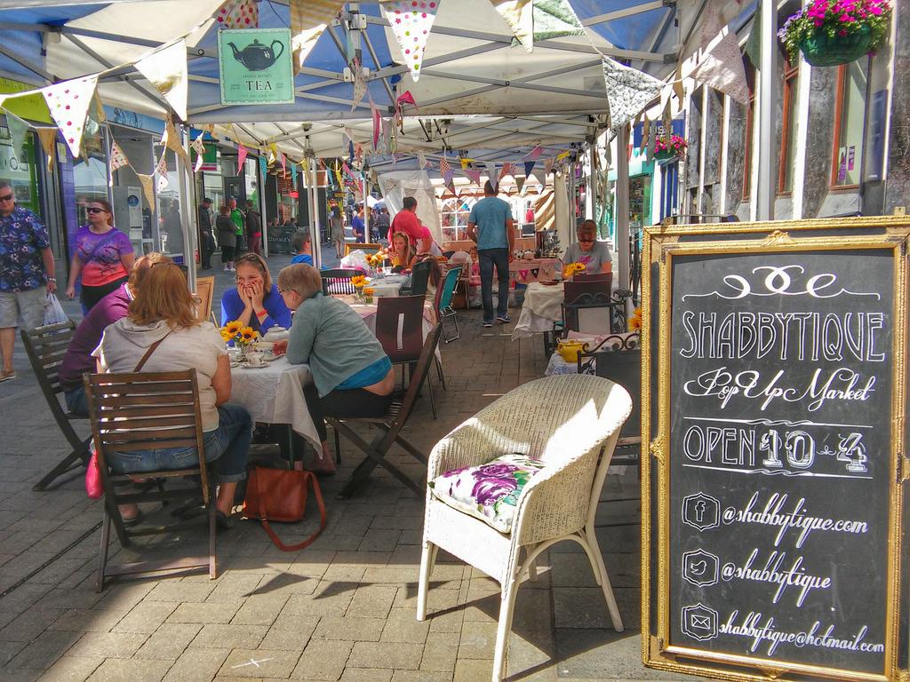 EnjoyMaidenhead's tweet image. Wonderful @shabbytique Fair today. FREE parking on Sundays. Retweet if you'd like to see it back again in future.