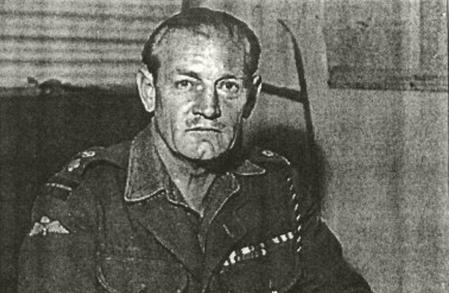 vice_spain's tweet photo. El soldado que mataba nazis con una espada y un arco: http://t.co/MkC0zNtOfM http://t.co/RCwxIKLNcs