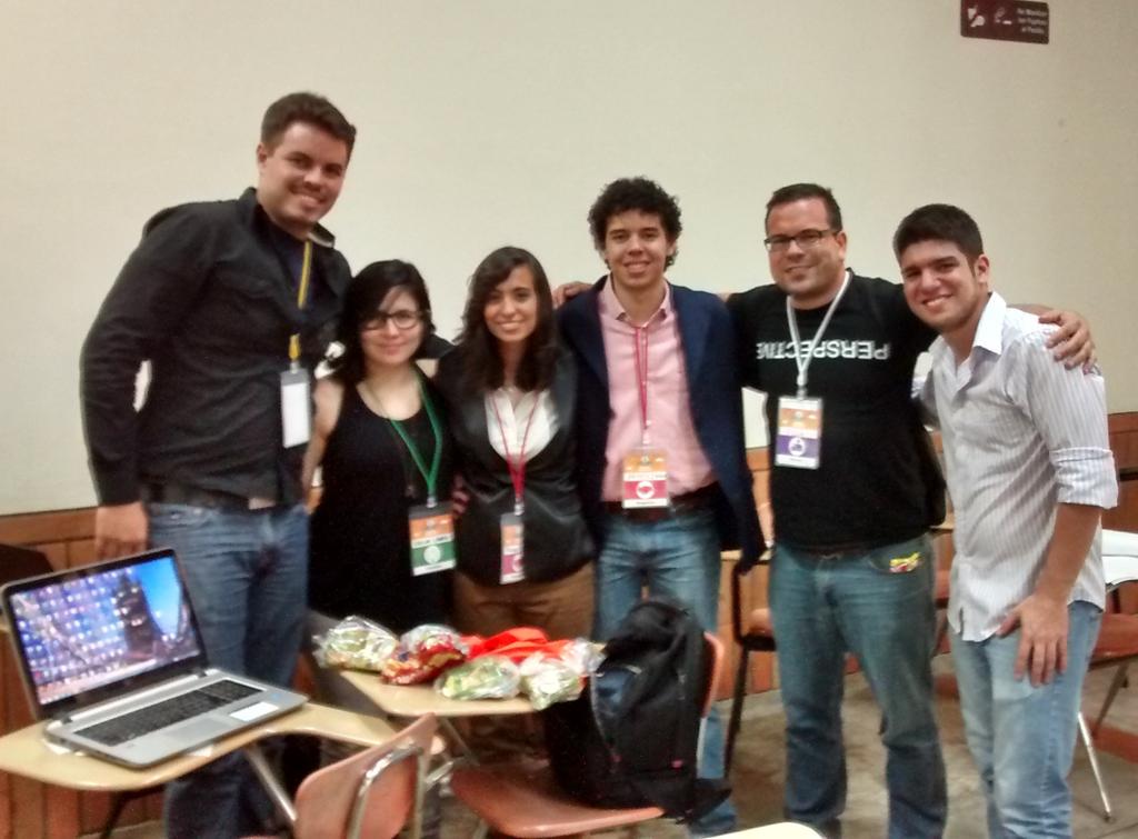 Felixxi's tweet photo. .@Bio_trans está pivoteando y ofreciendo soluciones para la seguridad en el transporte. #gente #ccsstartupweekend http://t.co/yr6k4Hovbb
