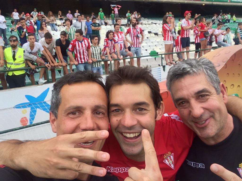 lobe_73's tweet photo. Soy de 1ª, sois de 1ª, somos de 1ª!!!!!!!!!!!! Fiestaaaaaaaaaaa http://t.co/olVAEzgRQ8
