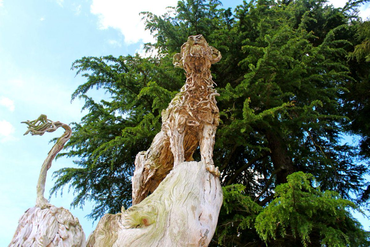 TheBelsizeTwo's tweet image. How stunning are these sculptures @OakleyCourt! Just beautiful! #Windsor #Berkshire #Sculpture #Art