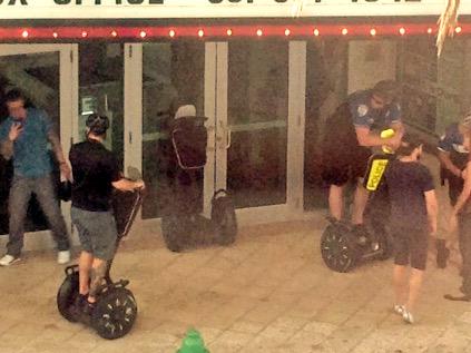 JesseBaileyFL's tweet image. WPB police officers let citizen try Segway out, shaking hands and embracing by the end. Love this! #communitypolicing