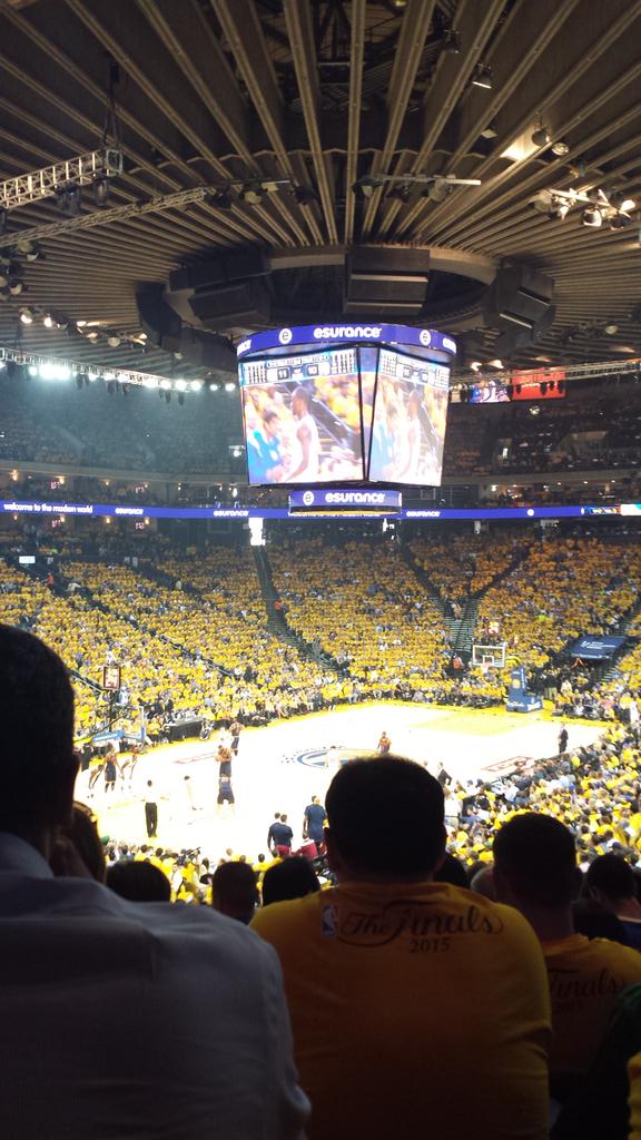 SweetnessOnline's tweet photo. @cavsdan needs to help warriors out w their "jumbo"tronWeak#gocavs #allin so happy we made the trip! @BrianSopko23 http://t.co/UFHGtqVFFg