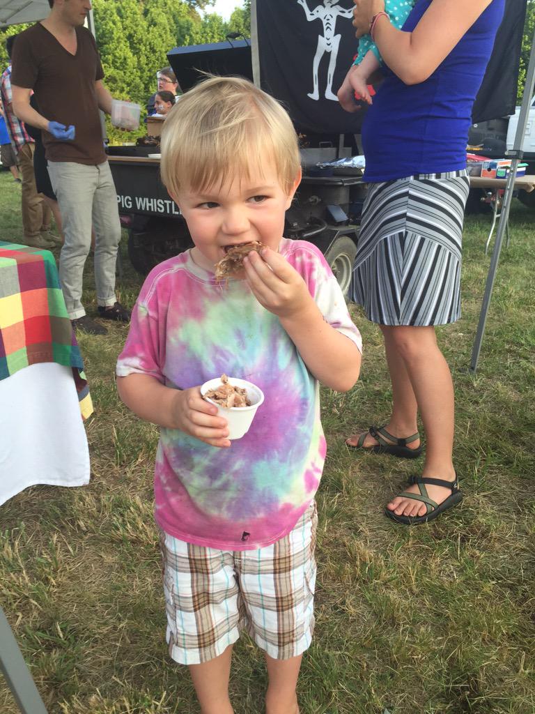 F2FPicnicNC's tweet photo. Last bit of BBQ, @ThePigWhistle #F2F2015 #sustainable http://t.co/VR19IA9eye