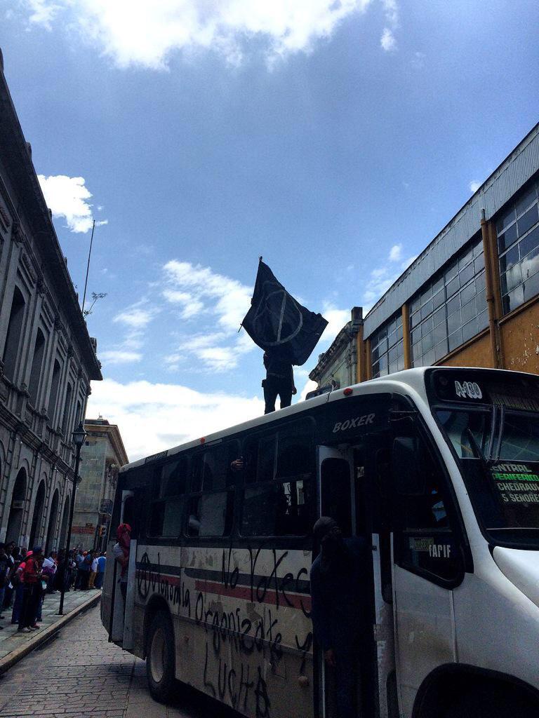 proamboax's tweet photo. Esto fue #JunioNegro en la ciudad de Oaxaca, brigadas de profesores y anarquistas activaron #BoicotElectoral http://t.co/LG7V4AoW8t