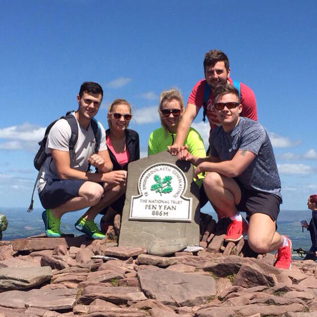 admoreton92's tweet photo. Good weekend bike riding and walking up pen-y-fan 👍☀️🚵🏃 http://t.co/0zbpJkD7YZ