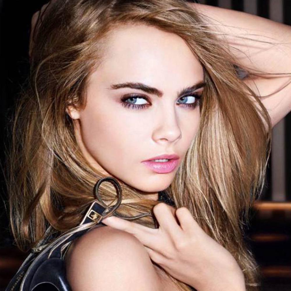Patches_Sarah's tweet photo. "Who's the Queen?" #SeductiveSunday http://t.co/AU8OcV1ILg
