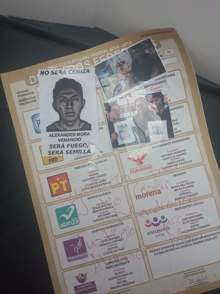 Desde el D.F #NosFaltan43 #FueElEstado #EstadoFallido #BoicotElectoral vía <a href="/Desinformemonos/">Desinformémonos</a>