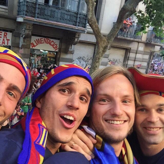PinoHormail's tweet photo. #EMRua #FCB #2Triplete http://t.co/3SayoiNkt9