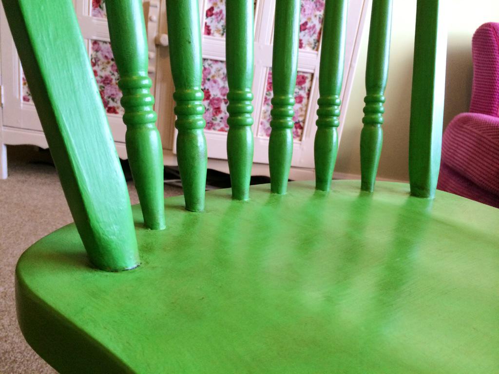 ReesPieces86's tweet photo. Just finished this chair in my fave Annie Sloan colour #anniesloan #prettygreen #greennotcream http://t.co/t1PbZkokI9