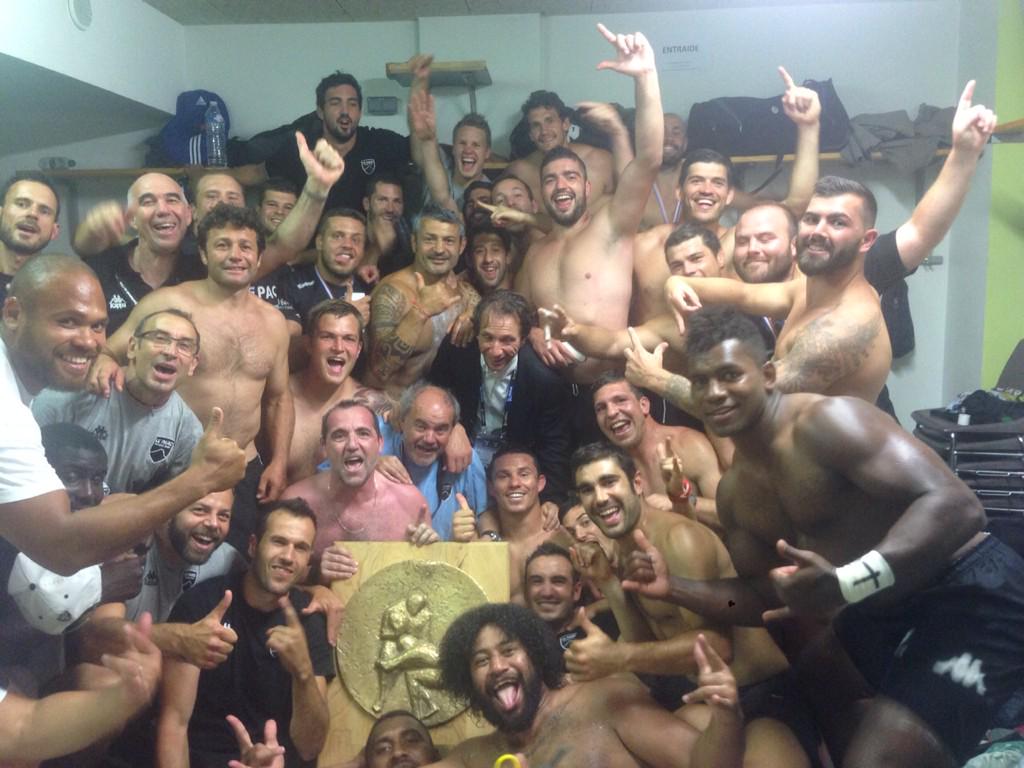 ProvenceRugby's tweet photo. Ils sont champions de France ! #PARCLMR #merci http://t.co/OmYt2q3NHu