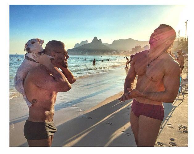 BettoMarque's tweet photo. A #vida e seus #encontros #RJ #arpoador http://t.co/EdNJEuPm1G