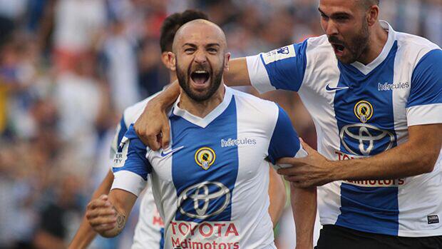 cfhercules's tweet photo. Paso adelante del #HérculesCF ante el @Cadiz_CF Gracias por vuestro aliento!! http://t.co/jqX6733BQM http://t.co/Wzvq2Q2J9s