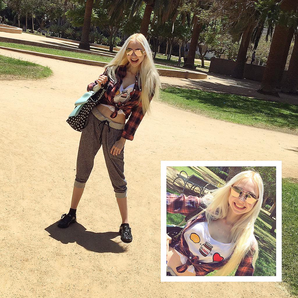 Simonna's tweet photo. Happy Sunday,everyone😍! Hey @ponchikproblems, I'm rocking the #papillon shirt today☀️🌴❤️ #ponchikproblems #GoodVibes http://t.co/OrvhPTi5dU