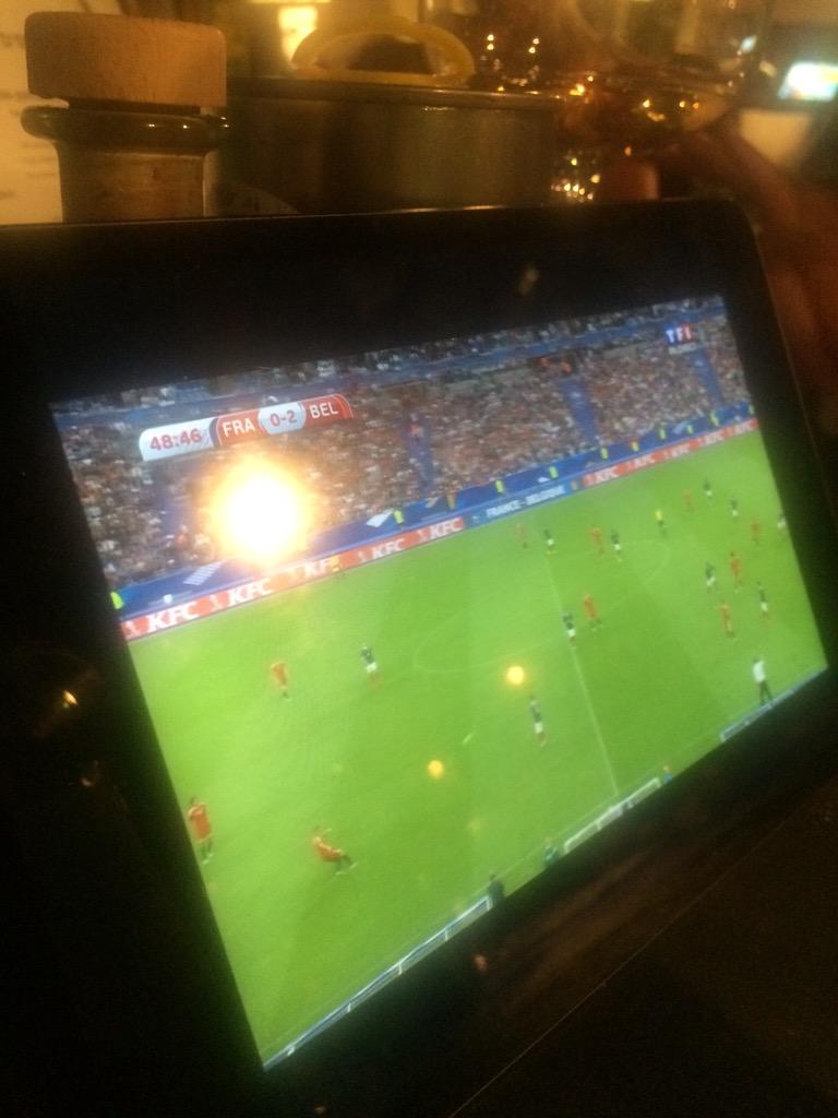 Le premier match de foot que je regardais en 2015 pas déçus du tout!@hazardeden10 toujours aussi bon! #classe#FRABEL