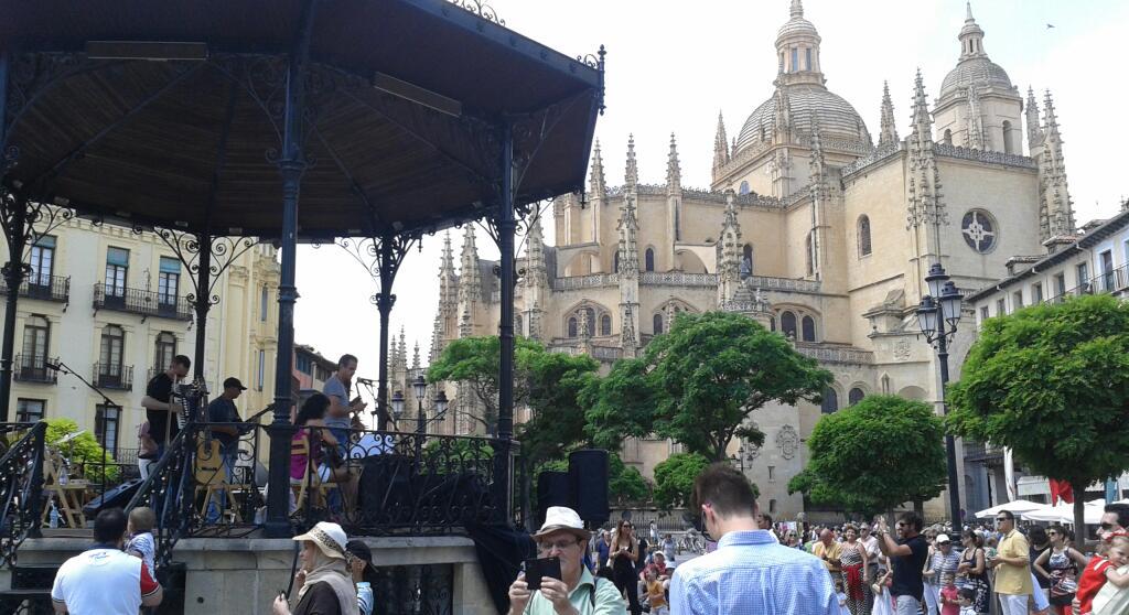 mariocanora's tweet photo. Segovia vista por un madrileño dedicadas a @a_la_vole team: @MlucioSG @AlvaroMorenoC2C  @itapiapuente #GRACIAS http://t.co/v29oGjjeJv