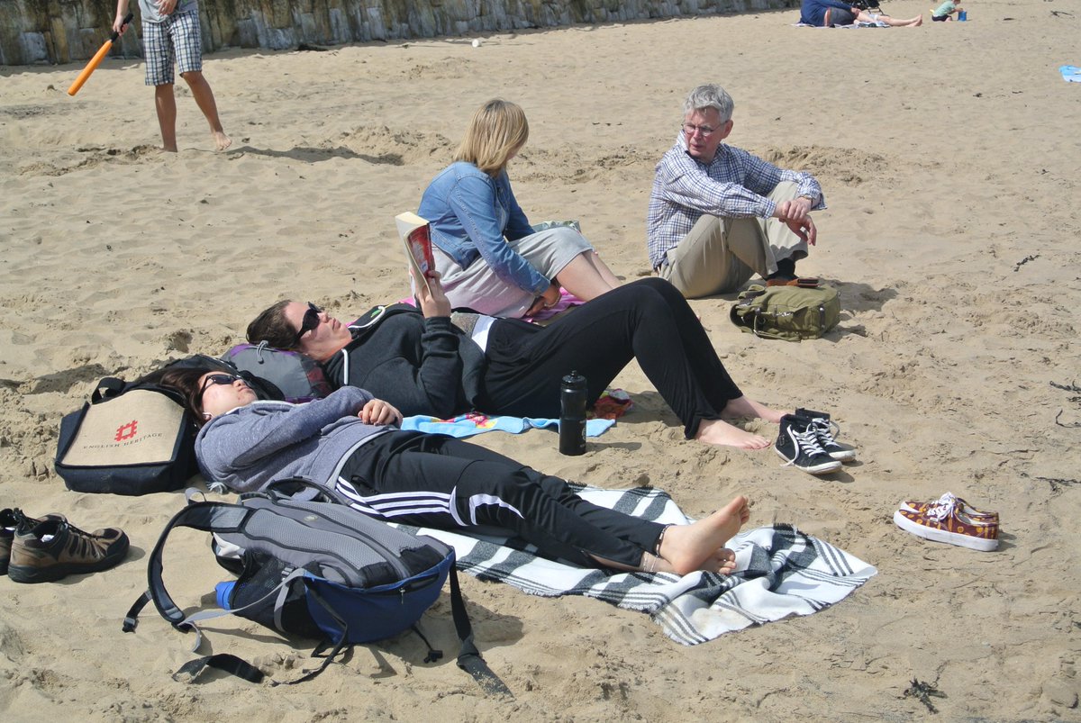BoothamBoarding's tweet photo. Highlights of @BoothamSchool boarders' trip to #Scarborough.
#catchmeifyoucan #beachjump #digdeeper #naponthebeach http://t.co/IY0u8B0zgz