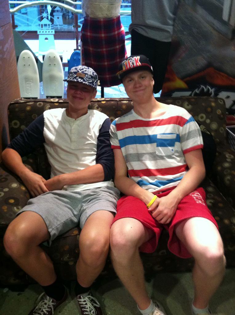 9791Tyler's tweet image. Retweet for Joonas
Favorite for Oskari