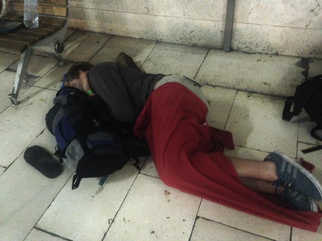 SamMcMahon8's tweet photo. Stuck in Zagreb train station for the night. Alex can't handle the interrailing life. http://t.co/LL3ZXVu6Gc