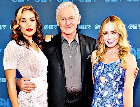 legendscw's tweet photo. White Canary, Hawkgirl and Firestorm! http://t.co/zFrGmJbgmY