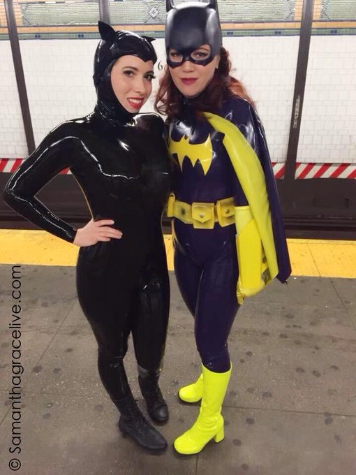 Even villains &amp; heroines take the subway. Last night @EveVonWinter I on our way to the cosplay Special<a href="/tag/nomakeup"class="tags"><span>#nomakeup</span></a><a href="/tag/hourglass"class="tags"><span>#hourglass</span></a><a href="/tag/samanthagrace"class="tags"><span>#samanthagrace</span></a>