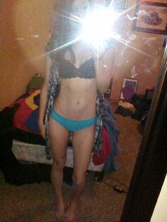 showussomeskin_'s tweet photo. #recordentry #lesbian #iminlove #sexy #petite #nude #selfies 4 more coming from her!!! http://t.co/GHBSE9L53h