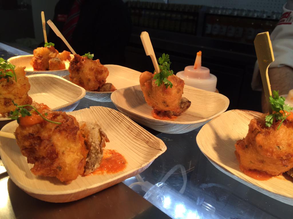1MandaBear's tweet photo. Pork belly, crab fritter were so yummy #CenterPlace @LevisStadium @BiteSV #BiteSV #food #tech #makingadifference http://t.co/IFKHVo6njW