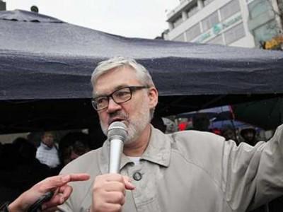 PrettyRebik's tweet photo. RT @kurpasov: Чешский политик: Порошенко и Яценюк – опасные сумасшедшие - http://t.co/17LiEC3GtY http://t.co/cOCz1xhTIL