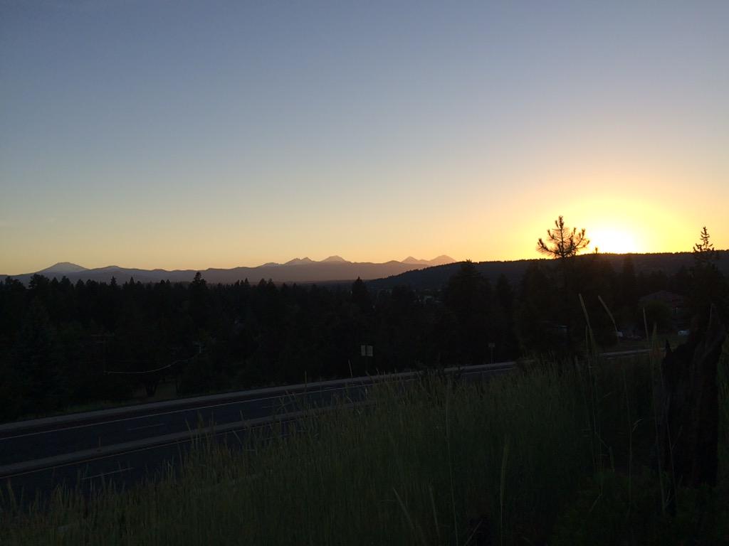 Theknottypine's tweet photo. #Sunset  #inbend  #Oregon #visitbend http://t.co/niUVI0SG4p