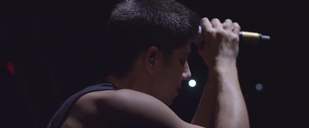 OfficialSoMo's tweet photo. 1 MINUTE.. #TheWideAwakeTourLive http://t.co/7jnCJ37c3g