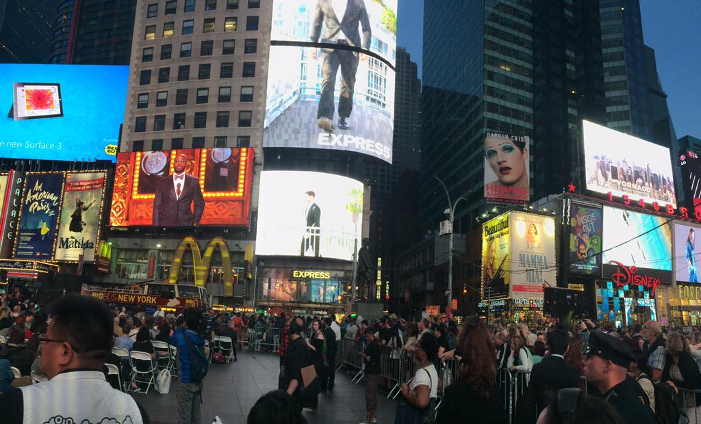 IDEKOProduction's tweet photo. In @TimesSquareNYC with @TayeDiggs soon of @HedwigOnBway presenting at @TheTonyAwards http://t.co/d8R9xJmpTl
