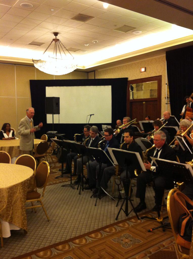 Svalexplorer's tweet photo. @TACCMarketers swingin' dinner with ACC Jazz Band serenading us. Wanna dance! #TACCM2015 http://t.co/2OuDy2iCeg