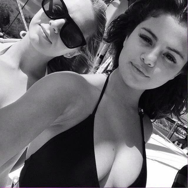 tweet_jadee's tweet photo. What a good day #SelenaForMMVA http://t.co/HWYREfNRdm