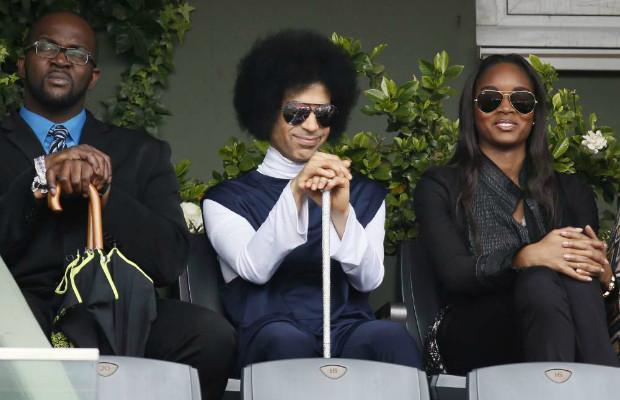 Lol  Happy birthday Prince!

Never leave your girl around the Purple One:  