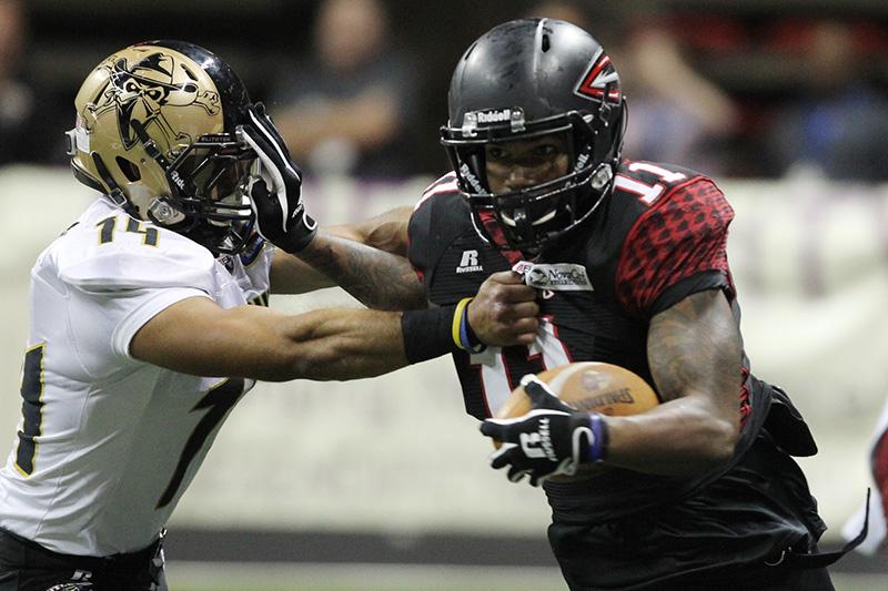 Erik_Verduzco's tweet photo. .@CLEGladiators won 63-44 against @AFLOutlaws in their AFL game at the @ThomasAndMack Center today. #lvrj http://t.co/8bBKOSbhdb