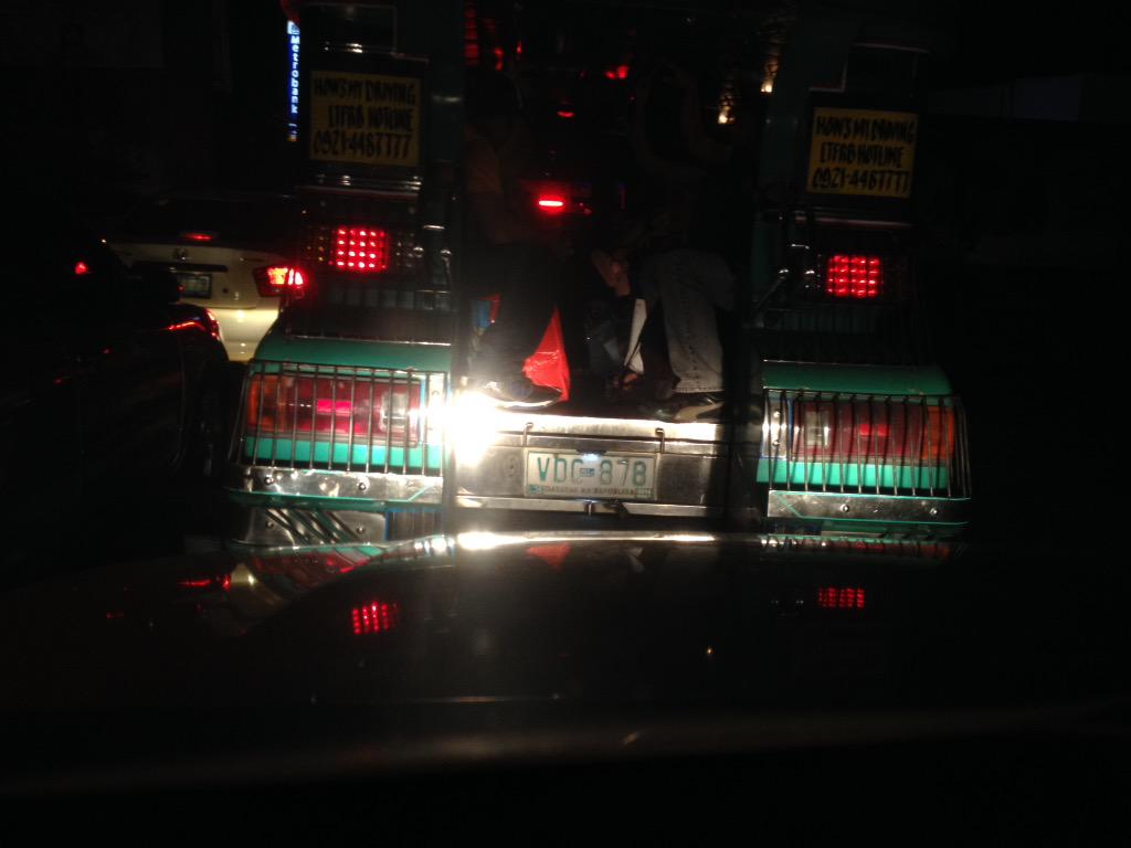 Manilenyo_ako's tweet image. @OVMhotline green plate VDC-878 on a PUJ. Along Aurora Blvd. arnd 7pm. Going Divisoria. #colorum #smokebelcher