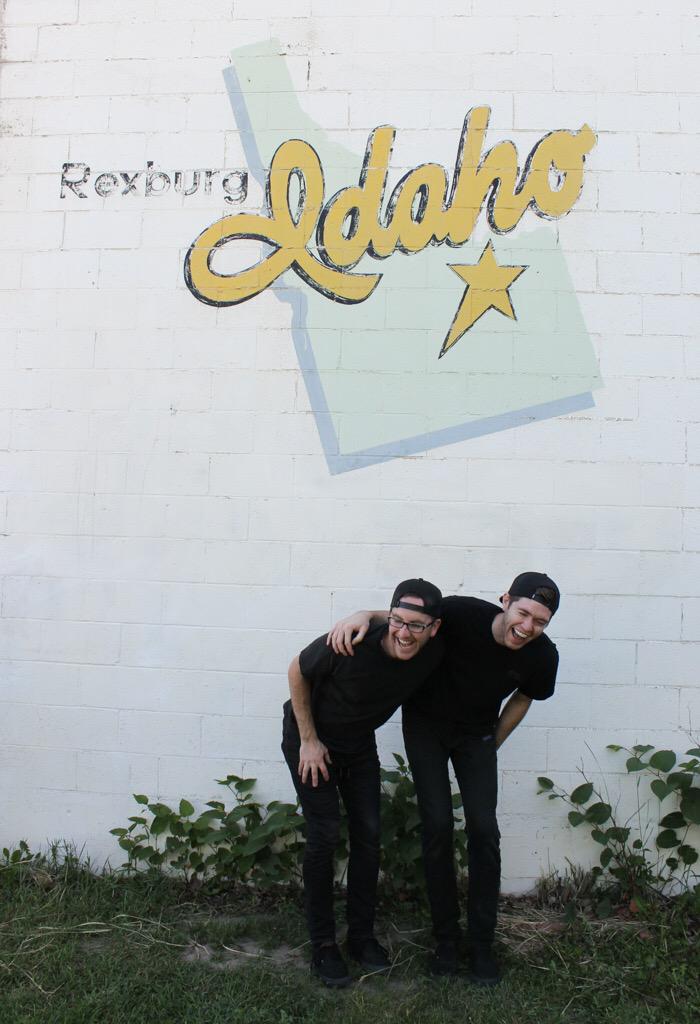 byuibasics's tweet photo. How to pose for pictures like basic Rexburg girls http://t.co/MUb4gria6C