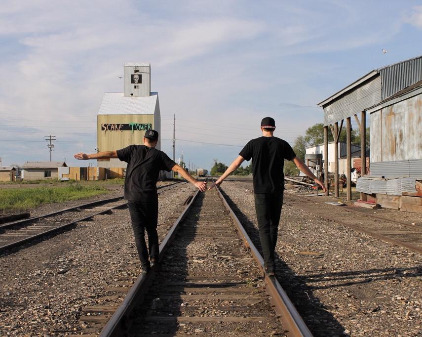 byuibasics's tweet photo. How to pose for pictures like basic Rexburg girls http://t.co/MUb4gria6C