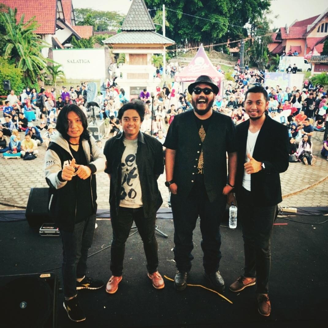 Sukses buat <a href="/LoenpiaJazz/">Loenpia Jazz</a> 2015 thank you <a href="/AbsurdNation/">IG : Absurdnation</a>