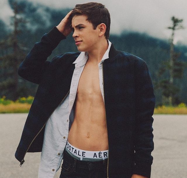 Happy birthday Hayes Grier    