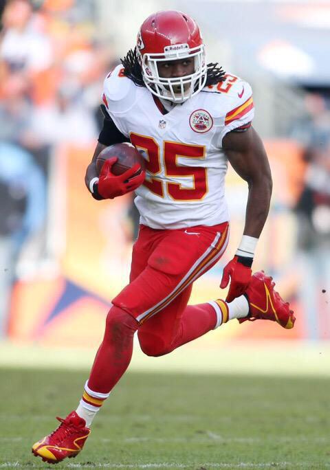 NoogaCollect's tweet photo. Best NFL RB
• FINALS •

Rt~Marshawn Lynch
Fav~Jamaal Charles http://t.co/Kjm7Xr9mfX