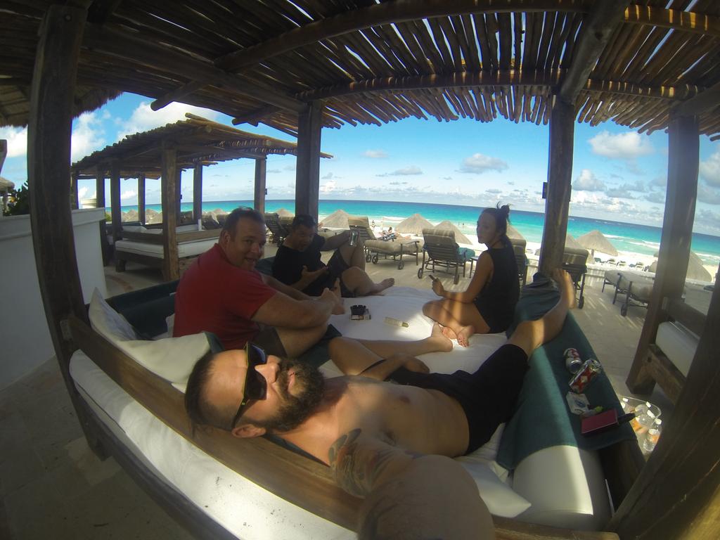 _ChrisPaniagua's tweet photo. Perfect day with @tomchampion3 &amp; @SAMSON_EQ in Cancun. Time to go to Hard Rock Hotel. Hustle up! On our way... http://t.co/9l9UbLtvYT