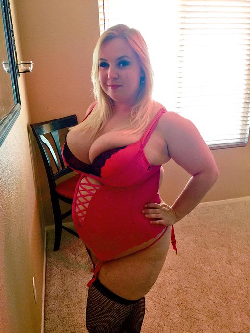 Boob spillage... #bigboobs #cleavage #bbw #plumper #cubby http://t.co/Gppc8012Q9<a href="/tag/bigboobs"class="tags">#bigboobs</a><a href="/tag/cleavage"class="tags">#cleavage</a><a href="/tag/bbw"class="tags">#bbw</a><a href="/tag/plumper"class="tags">#plumper</a><a href="/tag/cubby"class="tags"><span>#cubby</span></a>